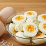 Cette méthode pour cuire un œuf dur avec un jaune encore crémeux va révolutionner vos salades